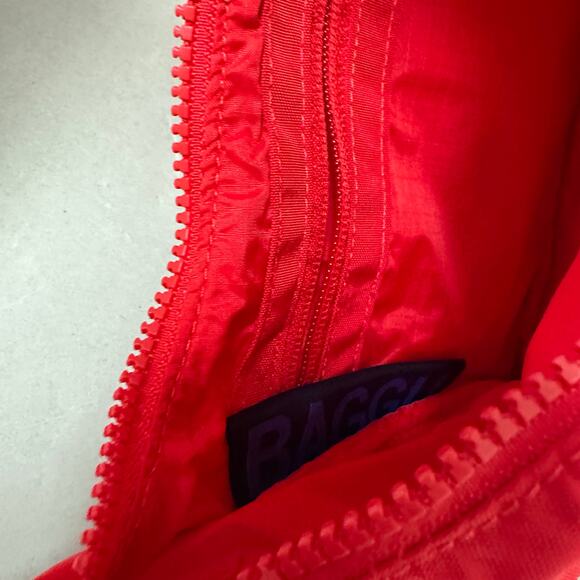 Baggu Mini Nylon Shoulder Bag Candy Apple Red Monochromatic Red Zipper - Picture 15 of 16